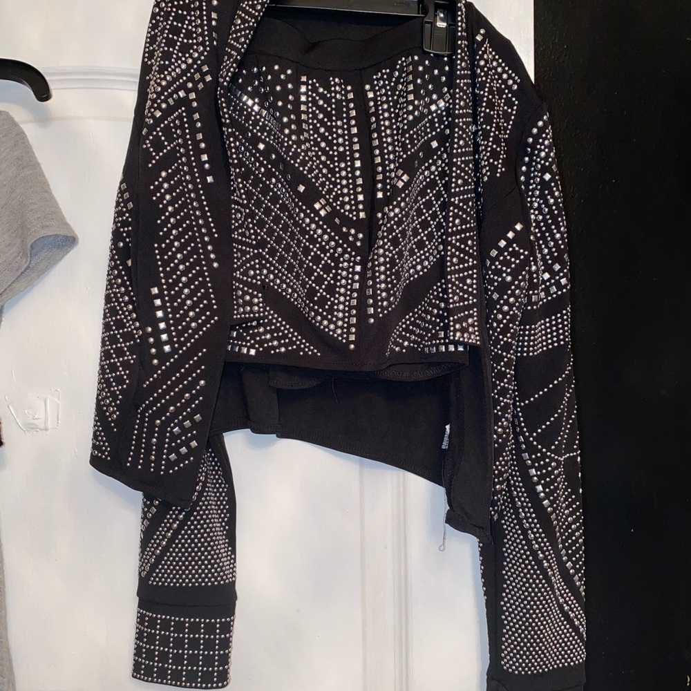 Black/ sliver two piece short set.